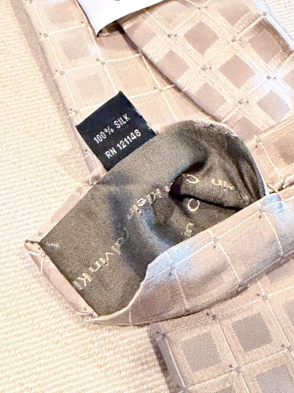 5 for $15 🌸 CALVIN KLEIN | Gold Box Pattern 100% Silk Tie for Men